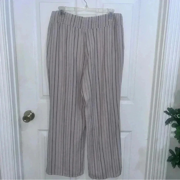 Maurice’s multi striped dressed wide leg pants-sz lg - Picture 4 of 4